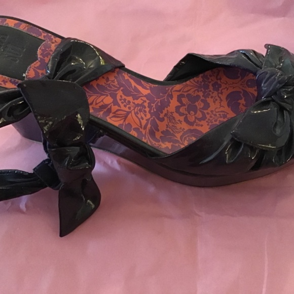 Anna Sui Purple Patent Leather Strap Wedge Sandals - Picture 4 of 5